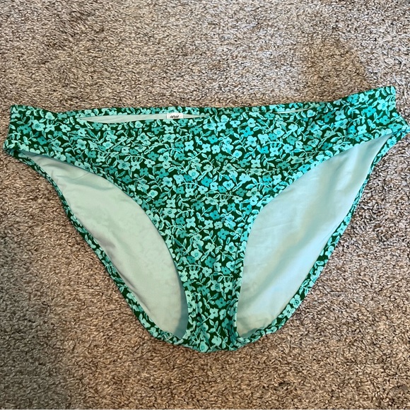 Aerie wide strap plunge bikini green floral - Picture 8 of 11